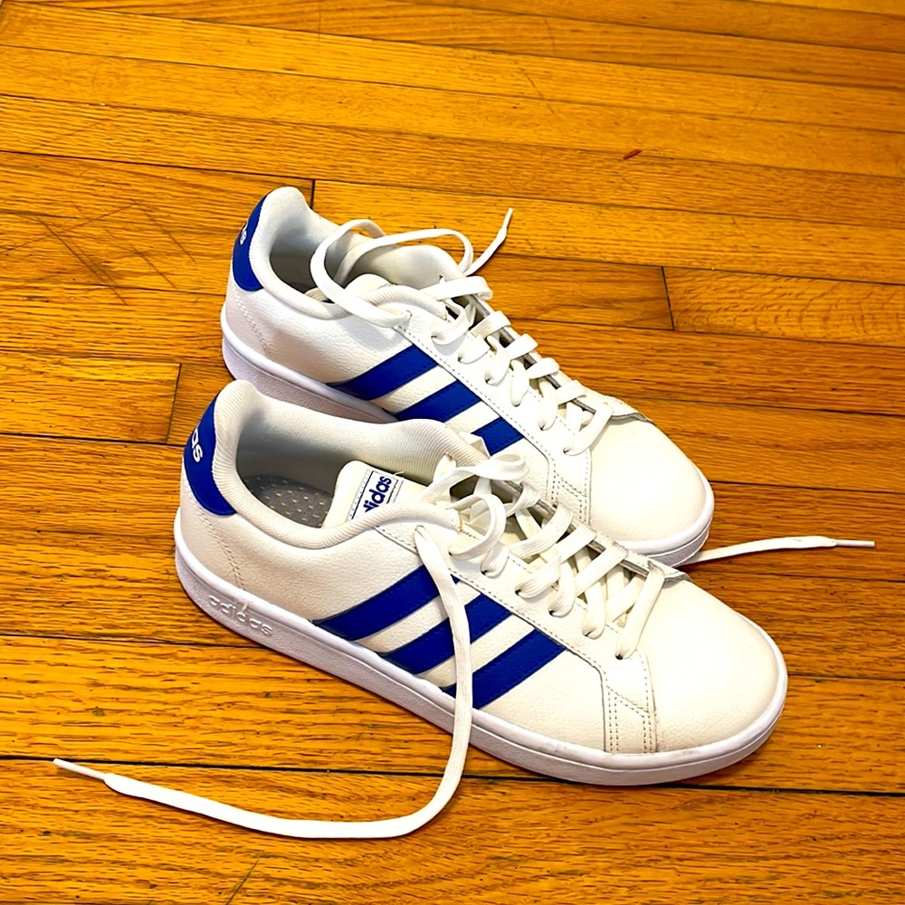EUC Mens adidas shoes